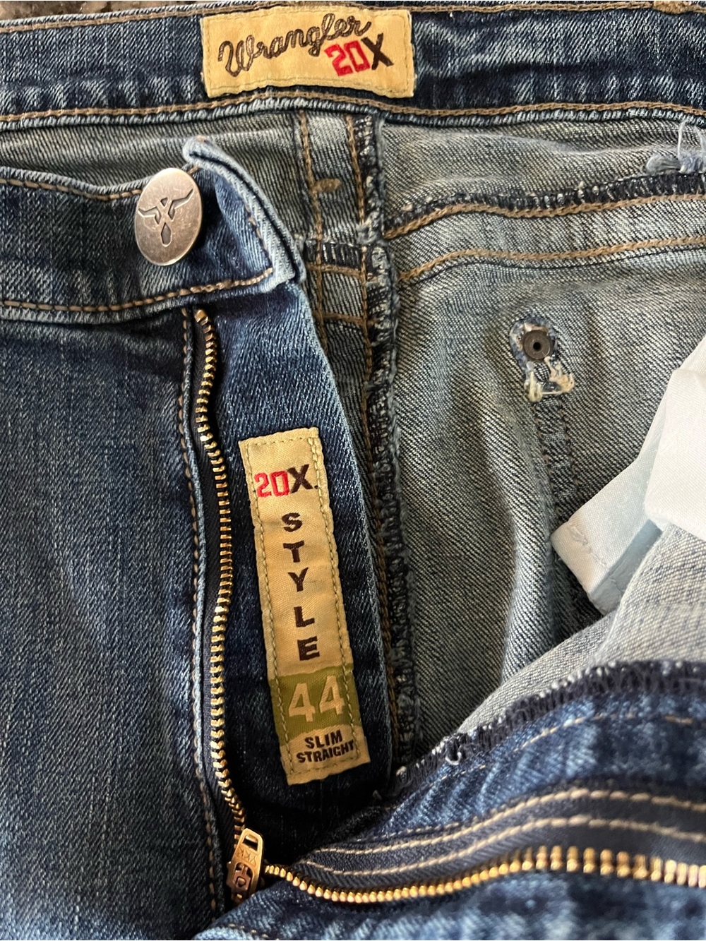 Wrangler 20X Slim Straight Men’s Jeans in Denim Blue
